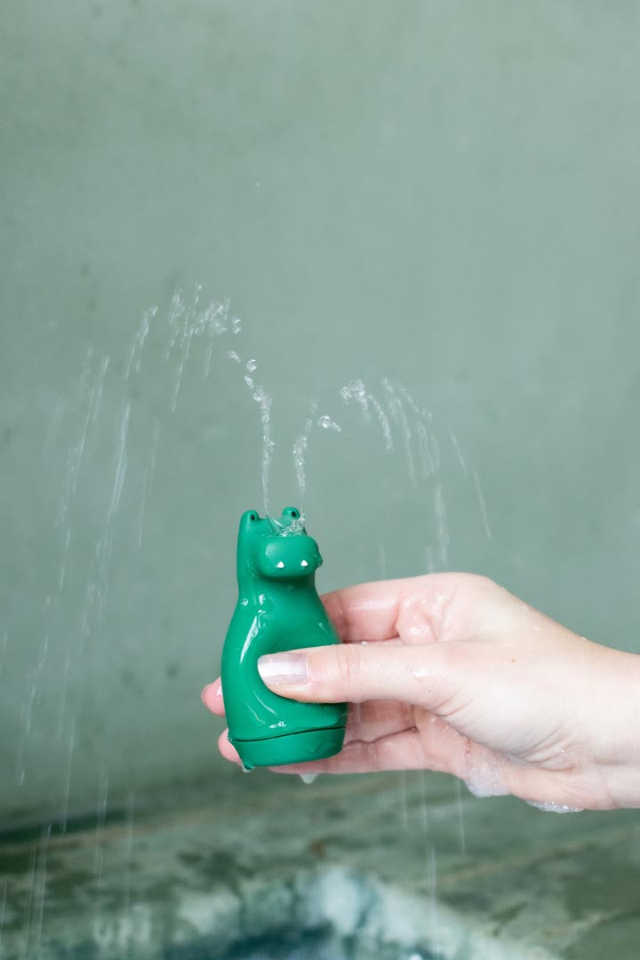 Trixie Bath toy splashing animals - Mrs. Elephant & Mr Crocodile