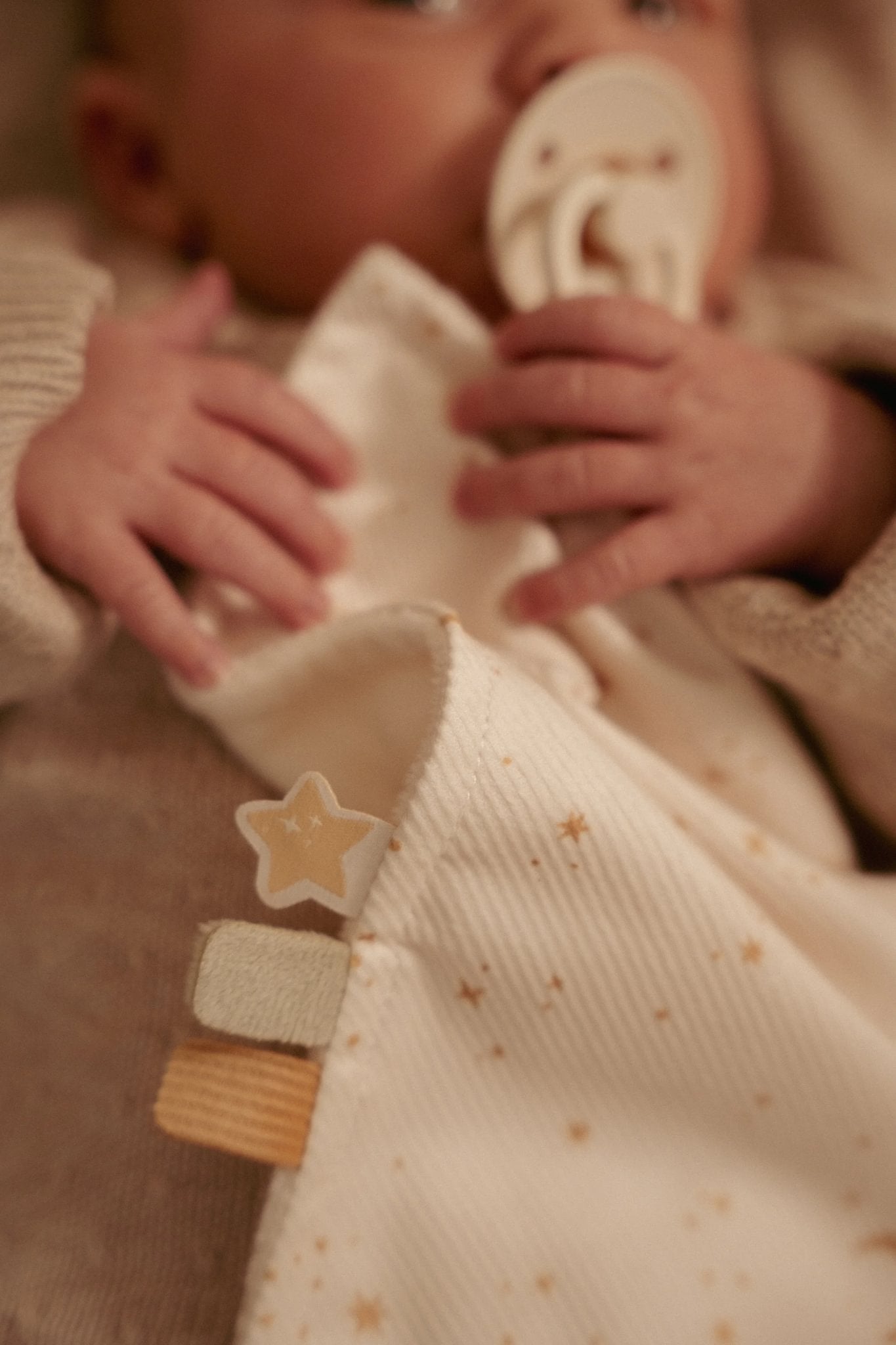 Little Dutch Cuddle Cloth with Teething Ring - Newborn Naturals