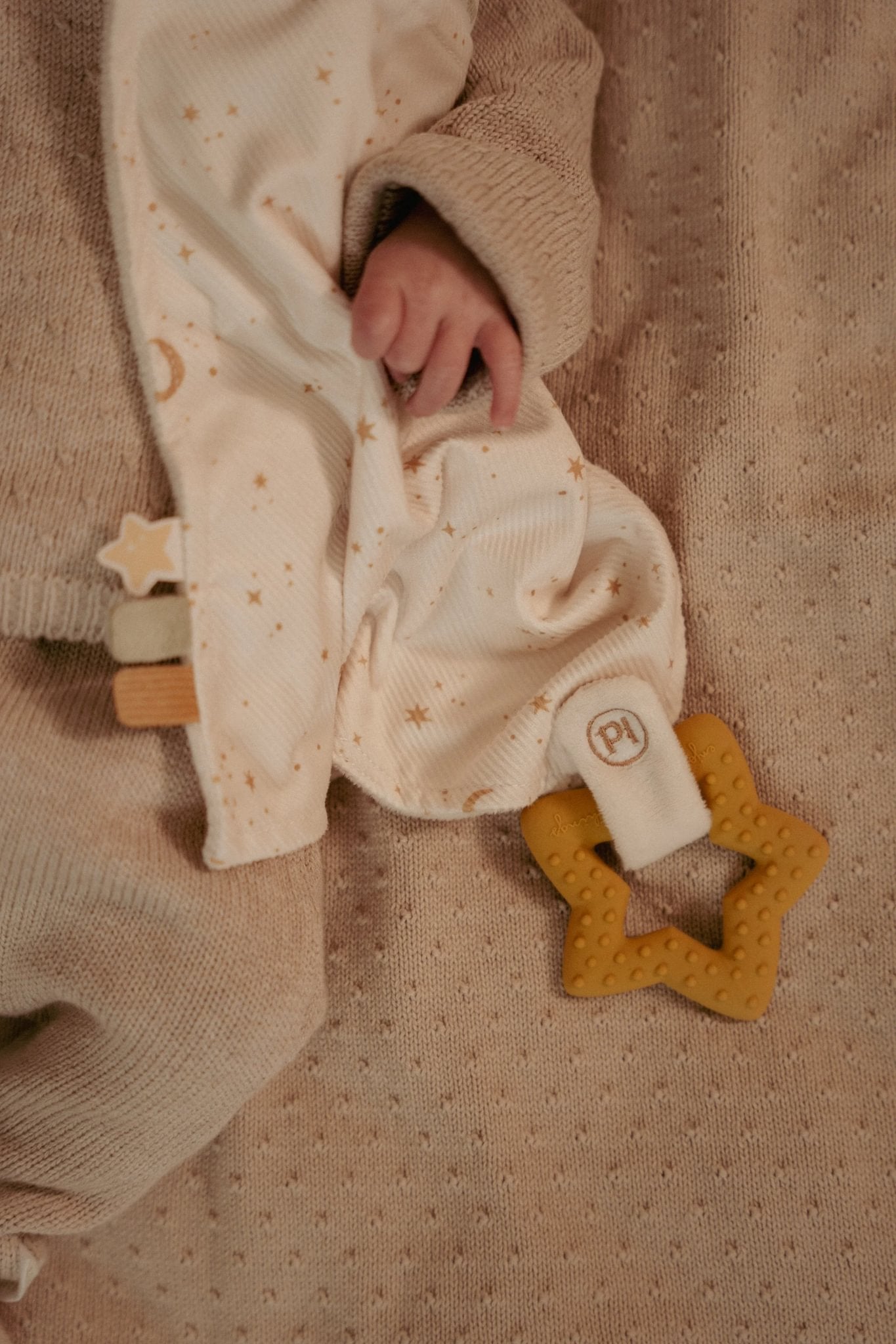 Little Dutch Cuddle Cloth with Teething Ring - Newborn Naturals