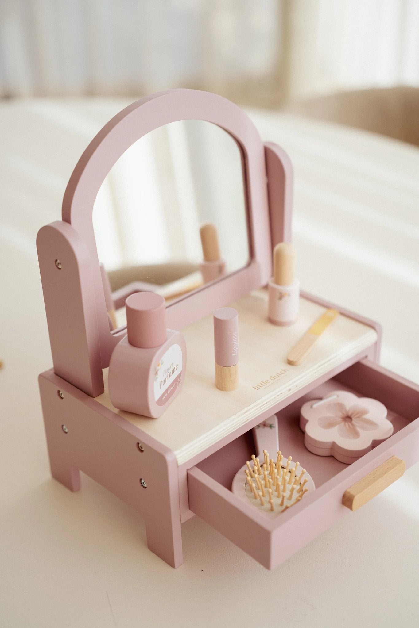Little Dutch Dressing Table
