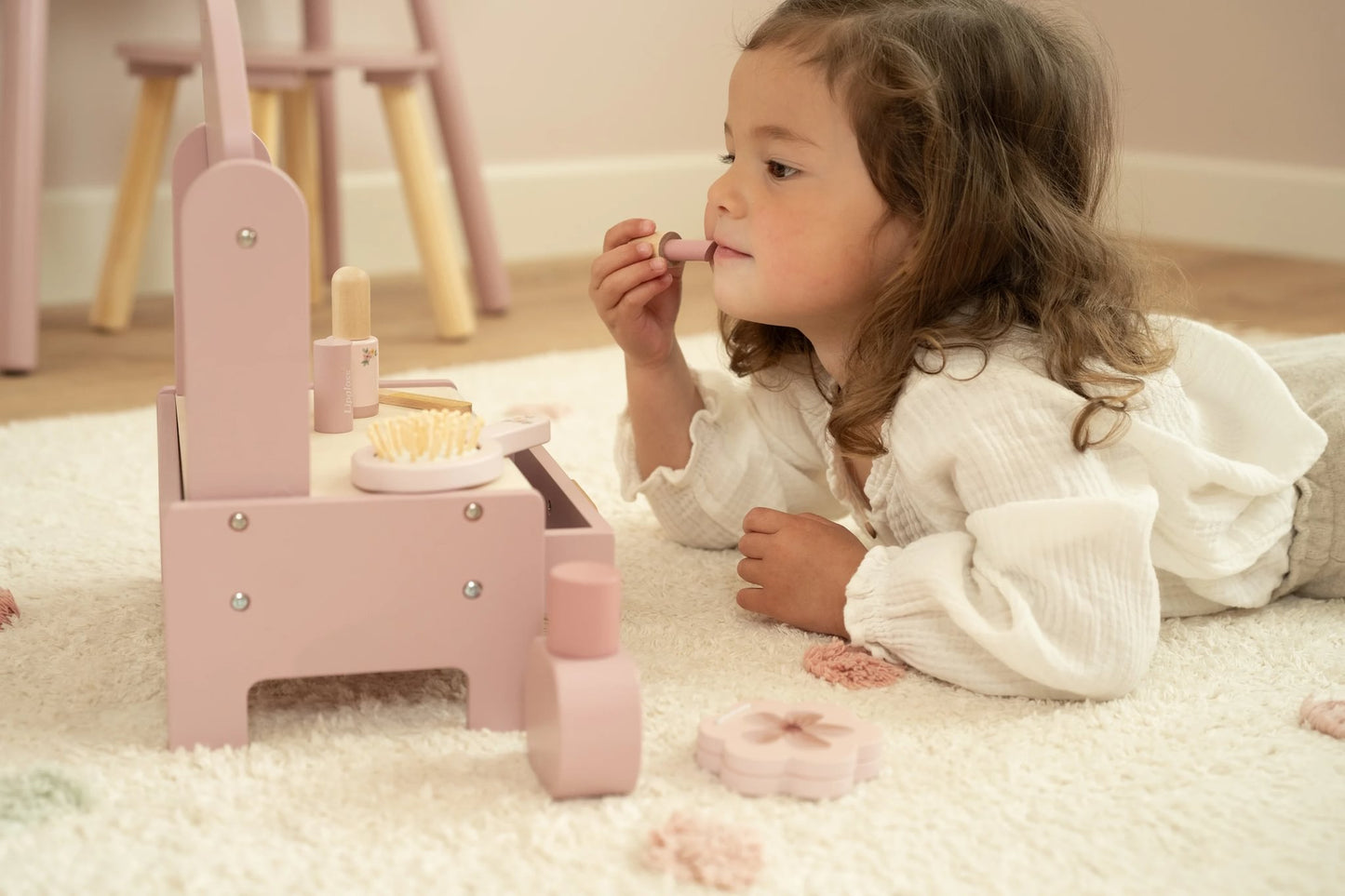Little Dutch Dressing Table