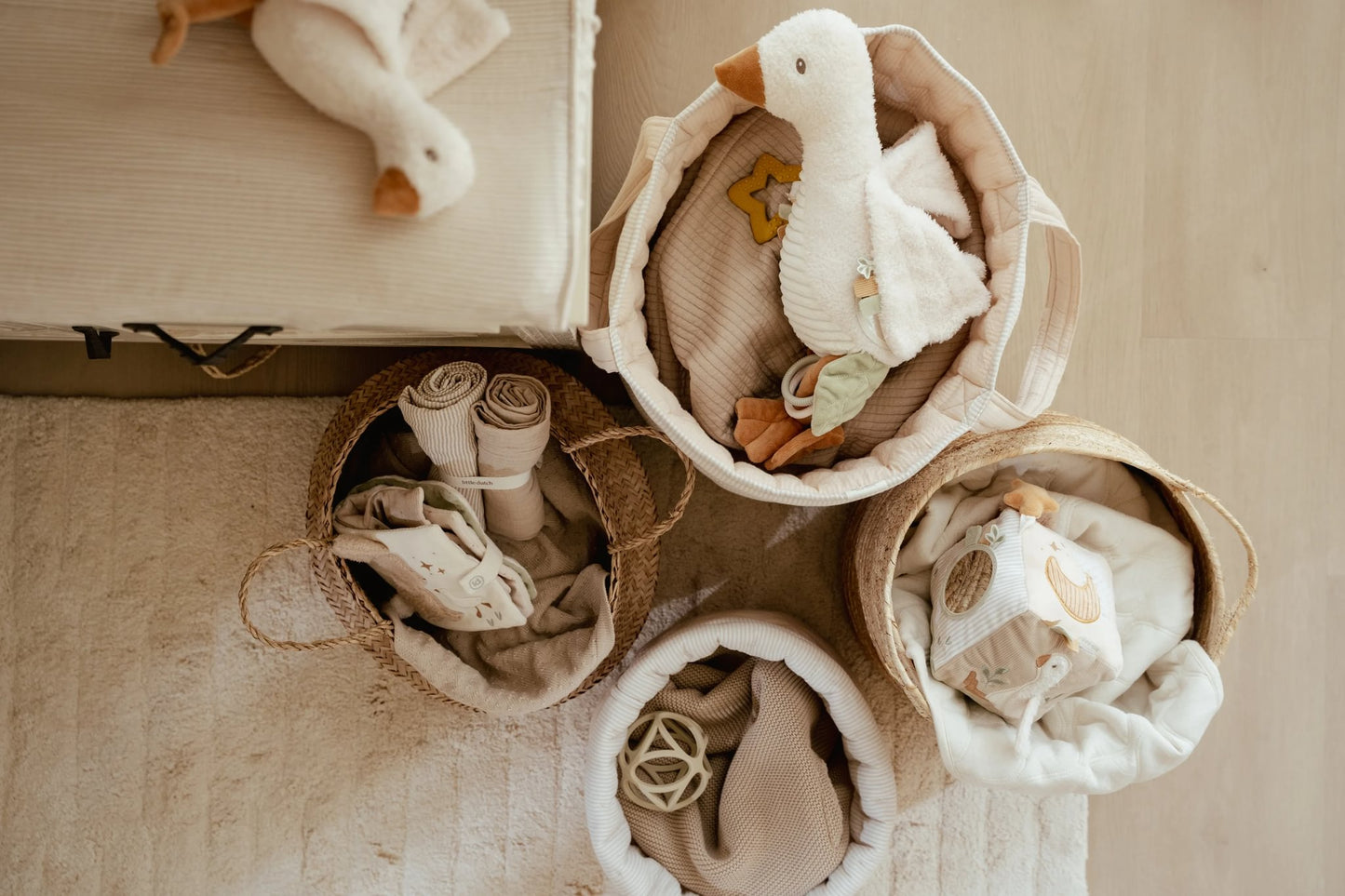 Little Dutch Activity Cuddle Goose - Newborn Naturals