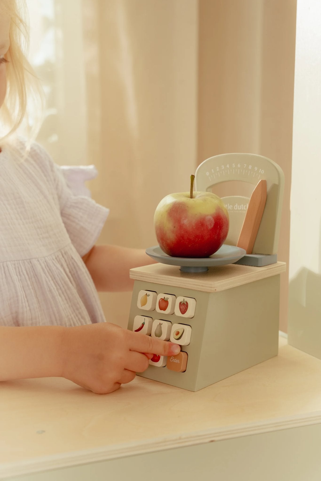 Little Dutch Weighing Scales